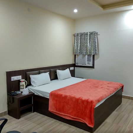 Oyo 60976 Hotel Shree Ji Morena Esterno foto