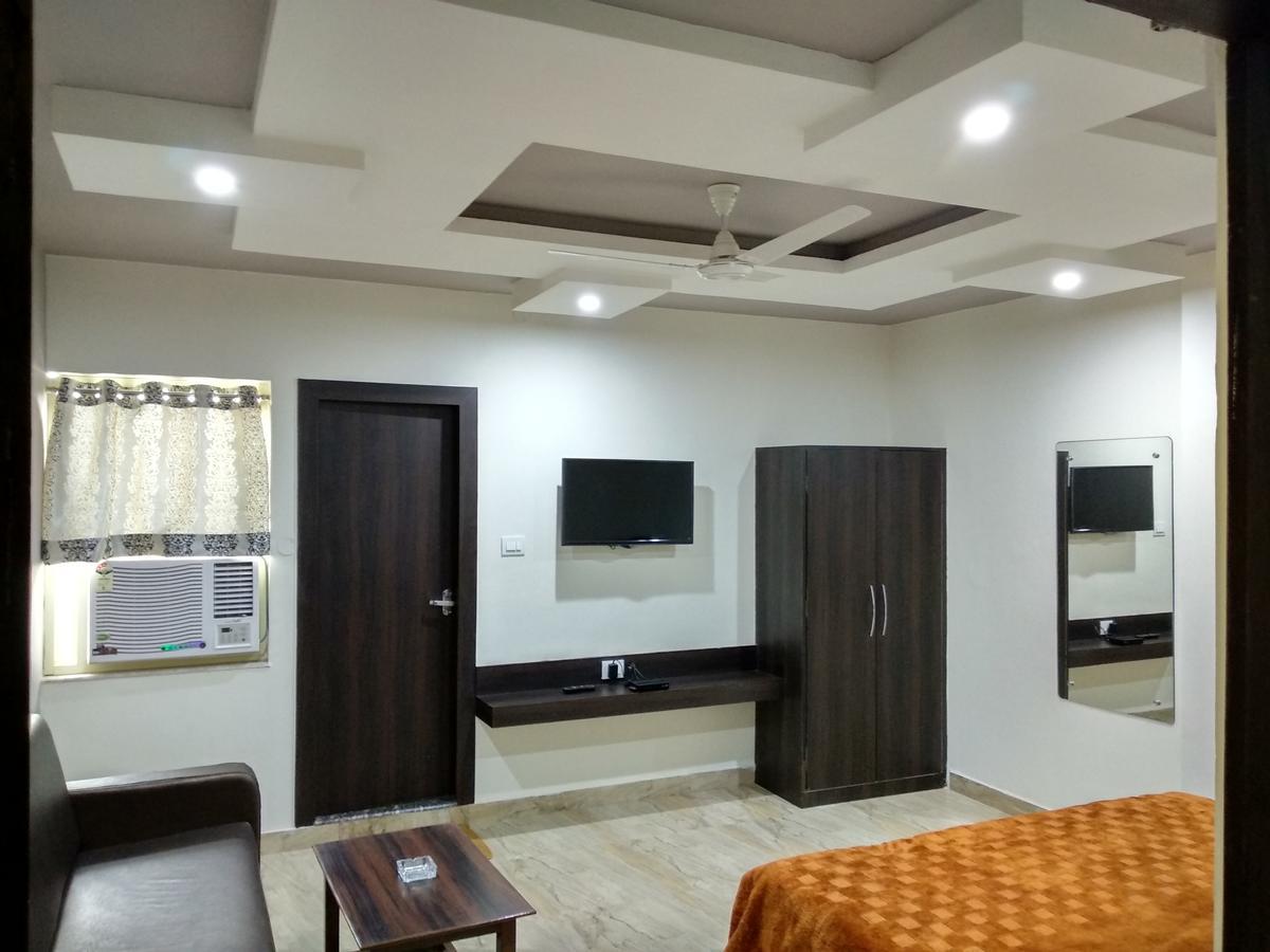 Oyo 60976 Hotel Shree Ji Morena Esterno foto