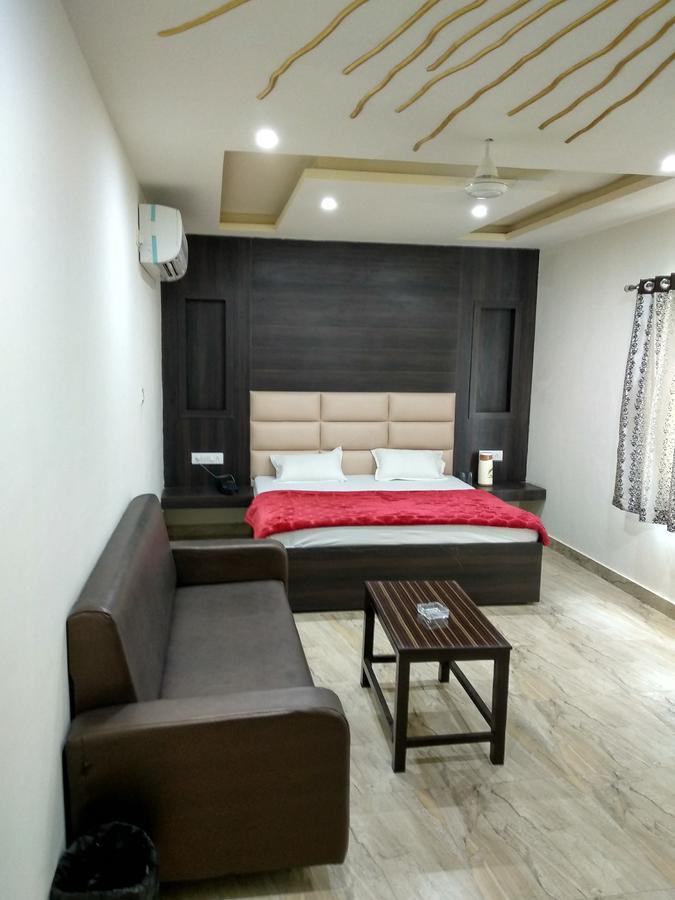 Oyo 60976 Hotel Shree Ji Morena Esterno foto